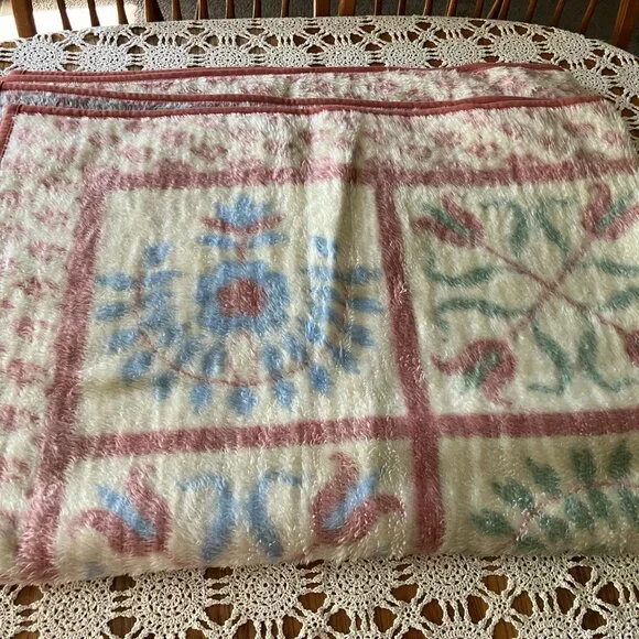 Vintage Biederlack Reversible Blanket Throw Cottage Vibe Pinks & Blues Florals - Picture 3 of 11